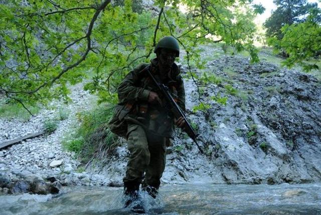 Kertenkele ve kurbağa yiyerek hayatta kaldılar