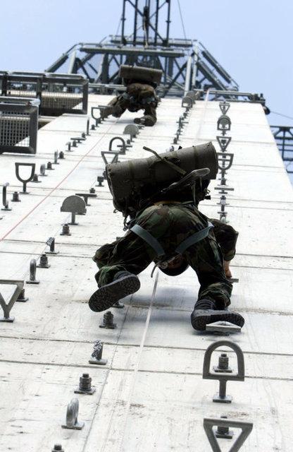 Kertenkele ve kurbağa yiyerek hayatta kaldılar