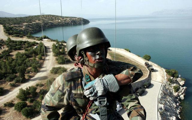 Kertenkele ve kurbağa yiyerek hayatta kaldılar