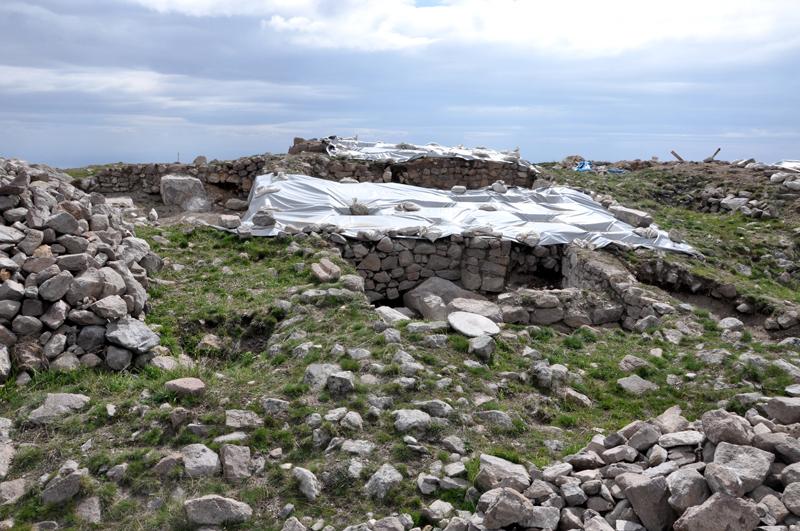 Takkeli Dağ'da Fatih Sultan Mehmet'in gülleleri bulundu