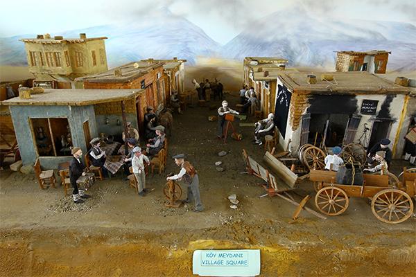 ''Maket Köy''ünü büyütmek istiyor