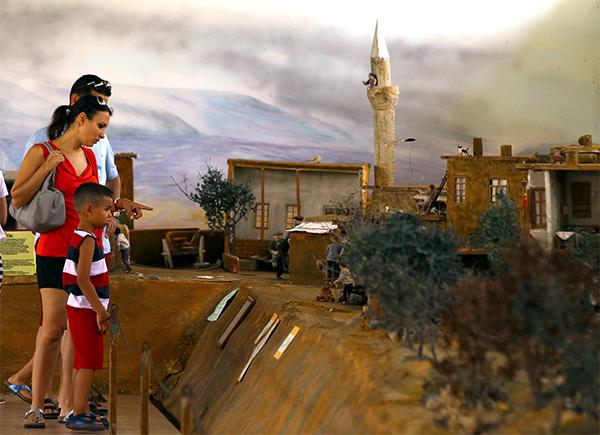 ''Maket Köy''ünü büyütmek istiyor