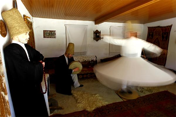 ''Maket Köy''ünü büyütmek istiyor