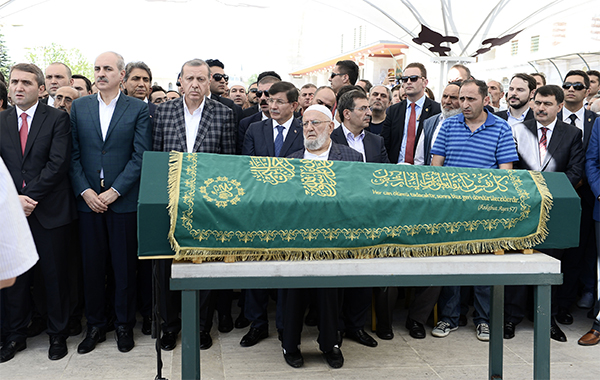 Şair ve yazar Ali Nar, son yolculuğuna uğurlandı