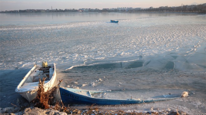 Beyşehir Gölü dondu!