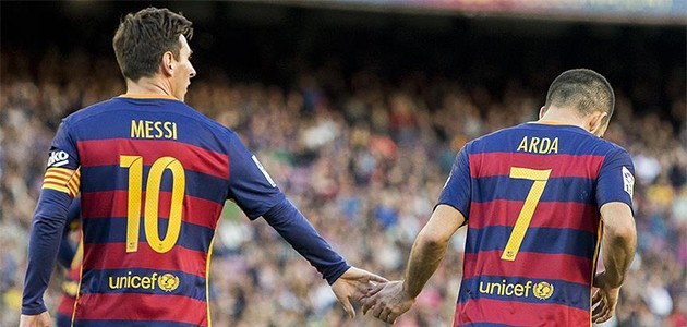 Messi ilk kez ’ayın oyuncusu’ seçildi