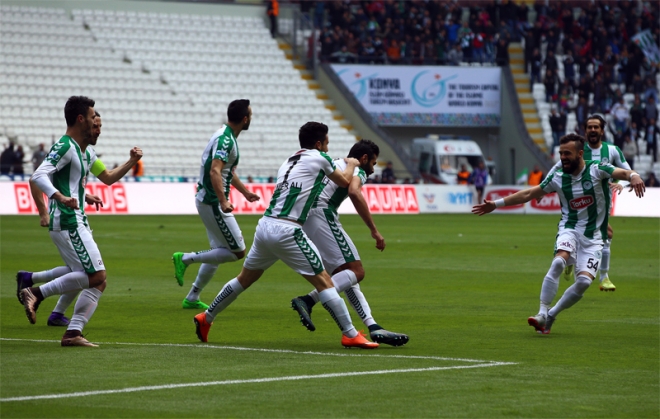 Konyaspor, Başakşehir'i Konya'da konuk etti