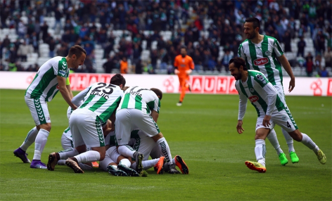 Konyaspor, Başakşehir'i Konya'da konuk etti