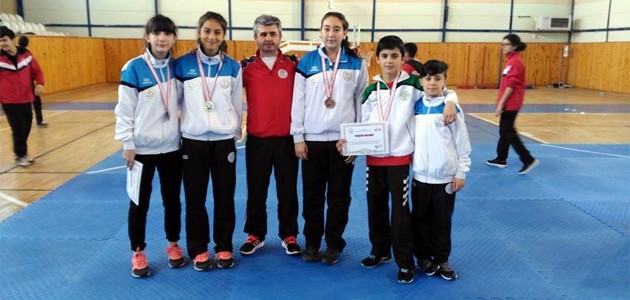 Meram Belediyesporlu kick boksçulardan altın madalya