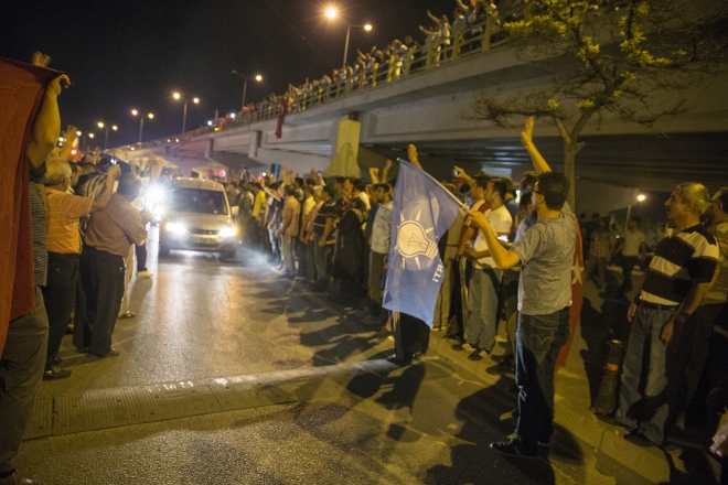 Konya'da halk sokağa döküldü