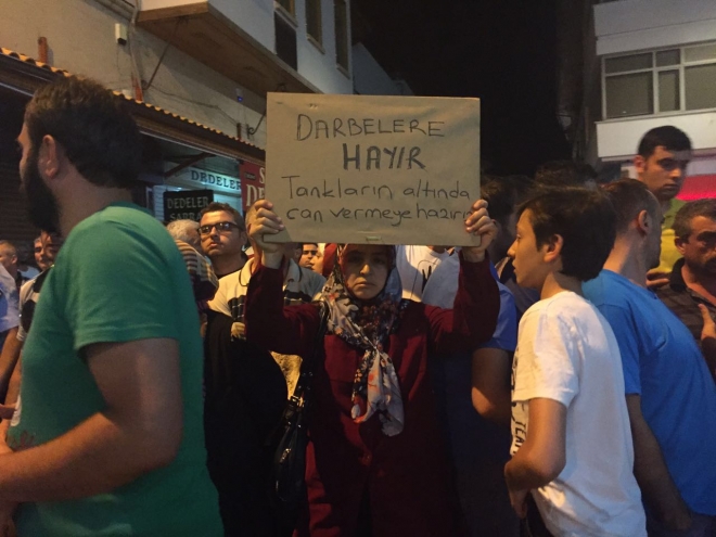 Konya'da halk sokağa döküldü