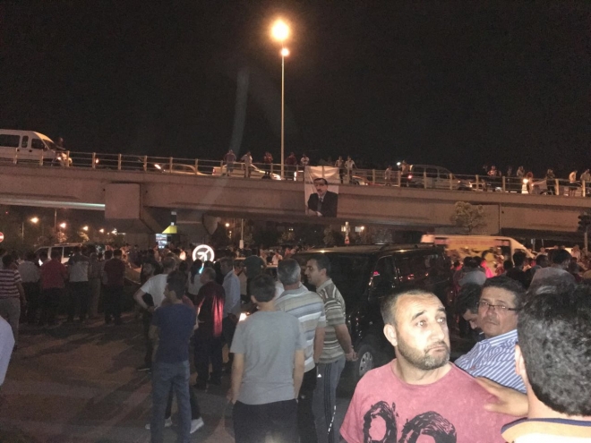 Konya'da halk sokağa döküldü