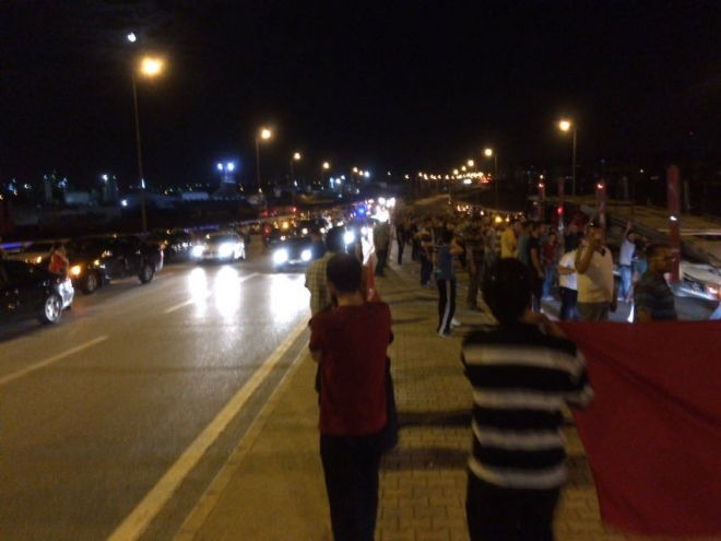 Konya'da halk sokağa döküldü