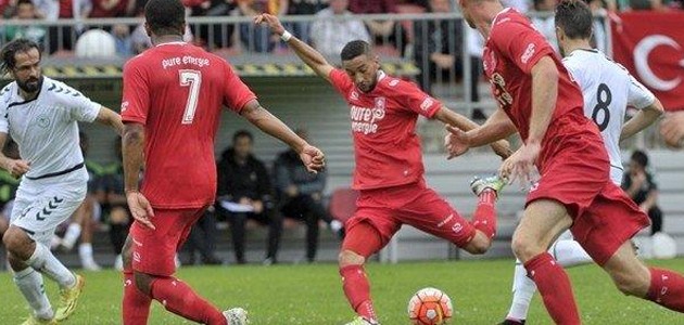 Atiker Konyaspor hazırlık maçında Twente ile karşılaştı