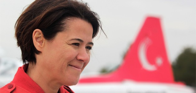 Konya semalarını kırmızı beyaza boyayan anne!