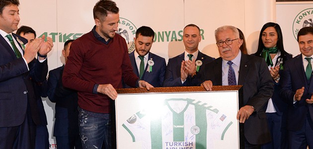 Son sözü Mehmet Ali Atiker söyledi! İşte imzalı formayı aldığı rakam...