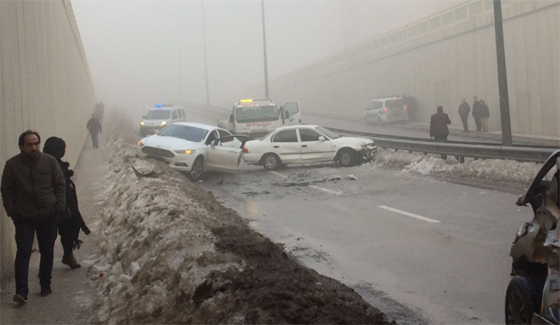 Konya’da kent merkezinde sis etkili oldu