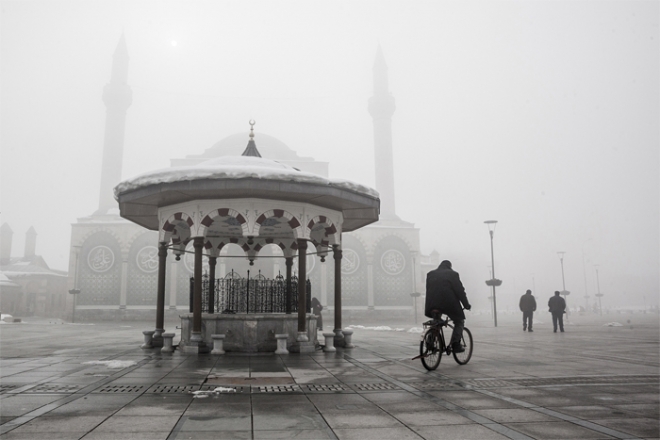 Konya’da kent merkezinde sis etkili oldu
