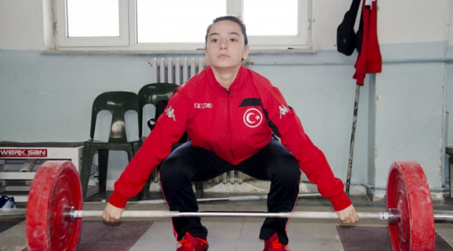 Konya’da isteksiz başladığı halterde dünya şampiyonu oldu