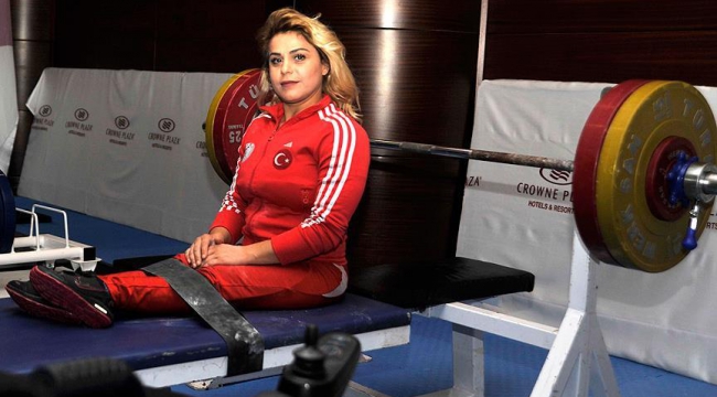 Konyalı Milli halterci Nazmiye Muratlı dünya ikincisi oldu