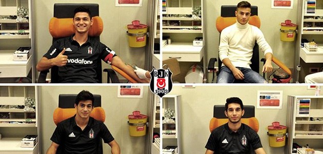 Beşiktaş, 4 genç oyuncusuyla profesyonel sözleşme imzaladı
