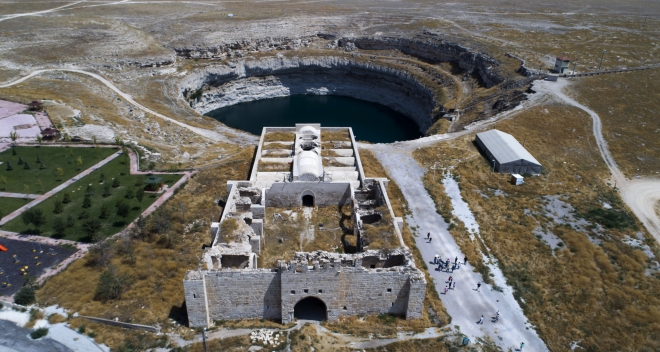 Konya’da tarihi ve doğal güzelliğin buluştuğu mekan: Obruk Hanı