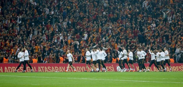 Galatasaray’a derbi öncesi taraftar desteği