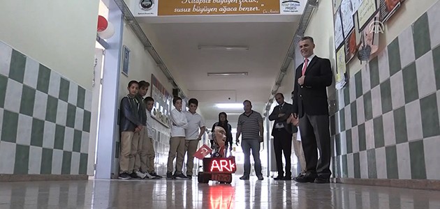 Konya’da ortaokul öğrencilerinden “motivasyon robotu“