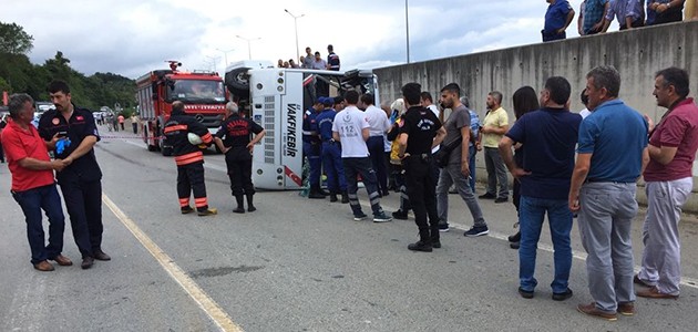 Trabzon’da yolcu midibüsü devrildi: 2 ölü, 13 yaralı