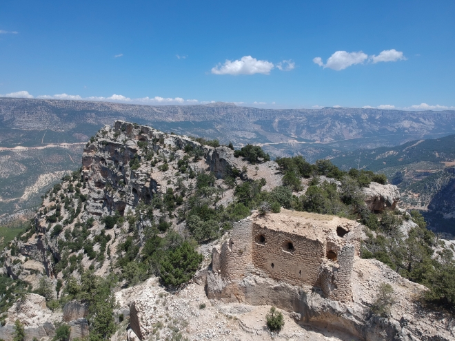Torosların sakladığı Mennan Kalesi ziyaretçilerini bekliyor