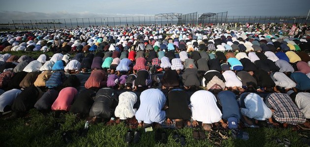 ABD’de binlerce Müslüman bayram namazında bir araya geldi