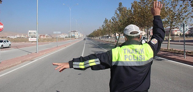 Konya polisinden droneli uygulama! 74 araca 19 bin lira ceza