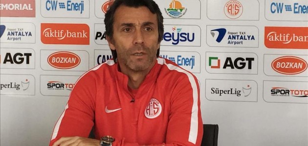 Antalyaspor Teknik Direktörü Bülent Korkmaz: Savunmayı iyi yaptığımız için kazandık