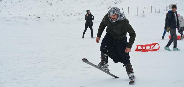 Güneydoğu’nun ’Uludağ’ında kayak sezonu açıldı