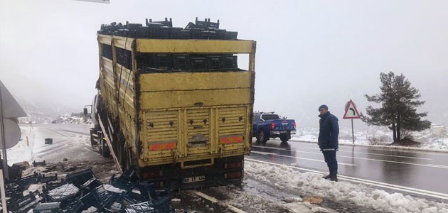 Konya-Antalya karayolunda meydana gelen kazalarda 3 kişi yaralandı