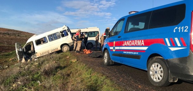 Şanlıurfa’da servis minibüsleri çarpıştı: 3 ölü, 10 yaralı