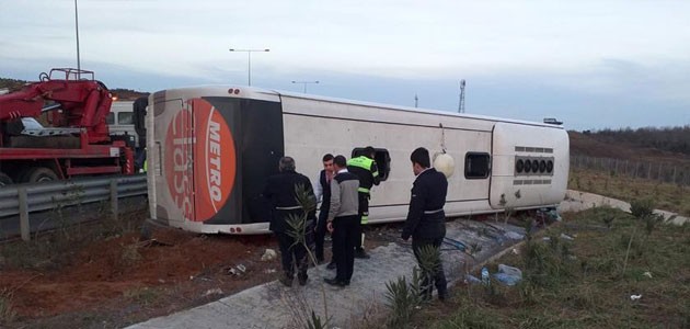 Beykoz’da yolcu otobüsü devrildi