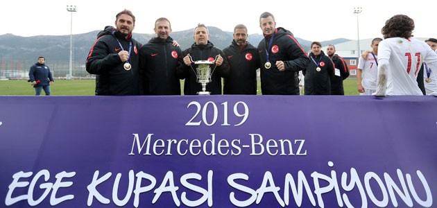 Remzi Ay, Konyali teknik direktör Mehmet Yıldırım’ı kutladı