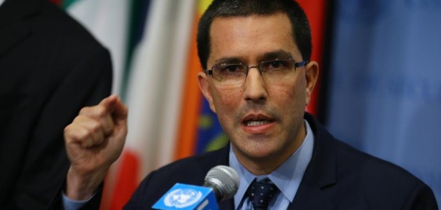 Venezuela Dışişleri Bakanı Arreaza: ABD Venezuela’daki darbe girişiminin arkasında değil önünde