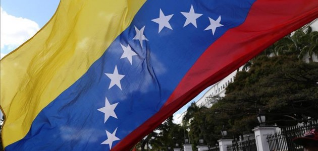Venezuela ABD’deki tüm diplomatik personelini geri çekiyor