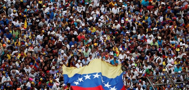 Amerikalı siyasetçiden ABD’nin Venezuela hamlesine “darbe“ benzetmesi