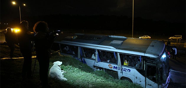 Yolcu otobüsü devrildi: 2 ölü, 21 yaralı