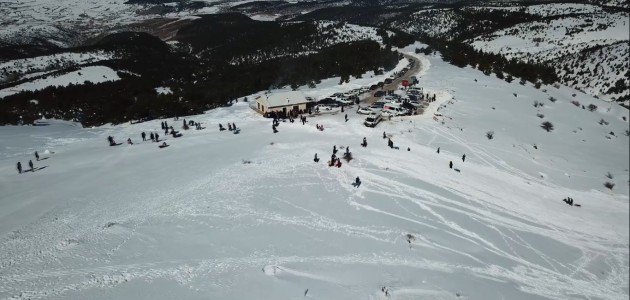 Aladağ 10 bini aşkın kayak severi ağırladı