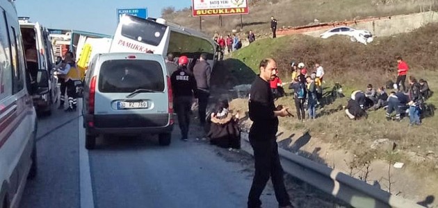 Balıkesir’de yolcu otobüsü tıra çarptı: 29 yaralı