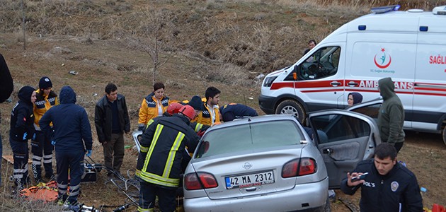 Konya’da otomobil şarampole devrildi: 5 yaralı