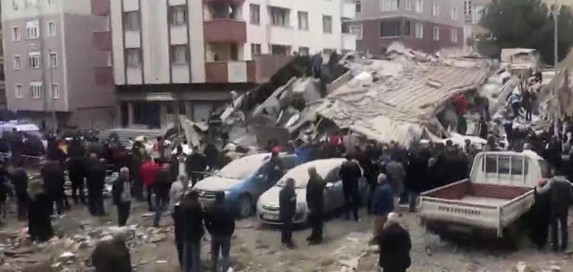 İstanbul’da 7 katlı bir bina çöktü