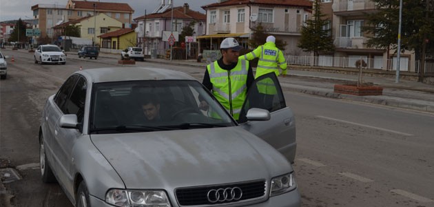 Kaymakam Kadiroğlu, trafikte “yaya önceliği“ uygulamasına katıldı