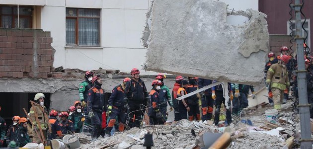 Kartal’da çöken binanın enkazından 3 kişinin daha cesedi çıkarıldı