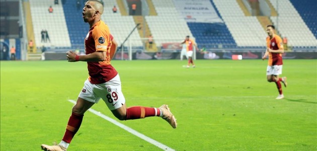 Galatasaraylı futbolcu Sofiane Feghouli: Benfica’yı deplasmanda eleyebiliriz
