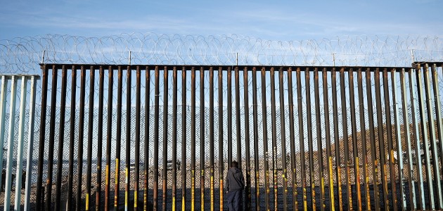 Pentagon Meksika sınırına bin asker daha gönderiyor